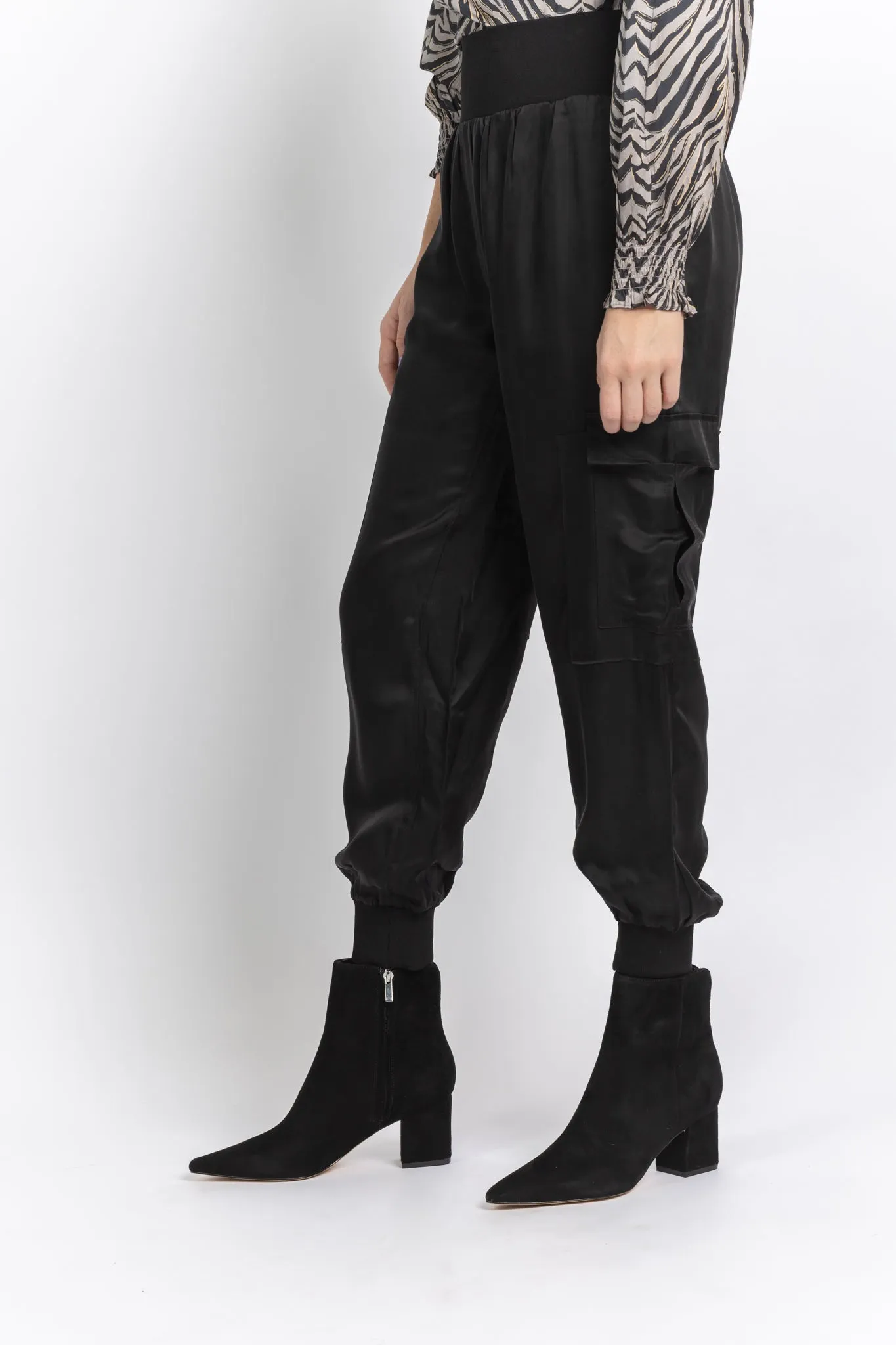 Cinq à Sept Giles Cargo Joggers Black