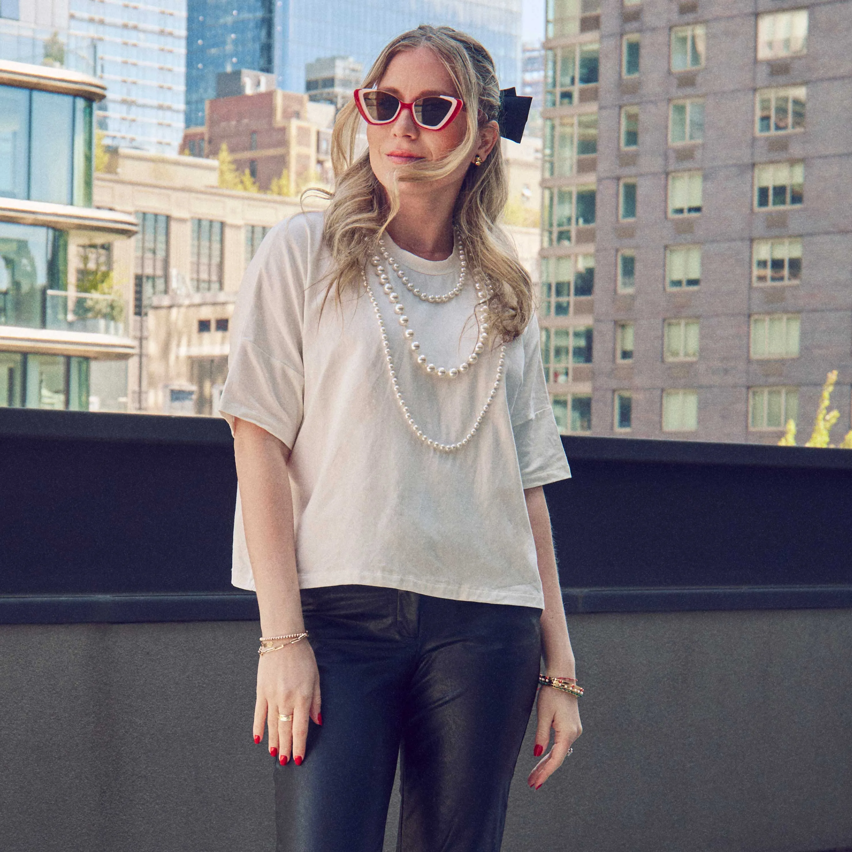 IVORY SHORT-SLEEVE PEARL STRAND TEE