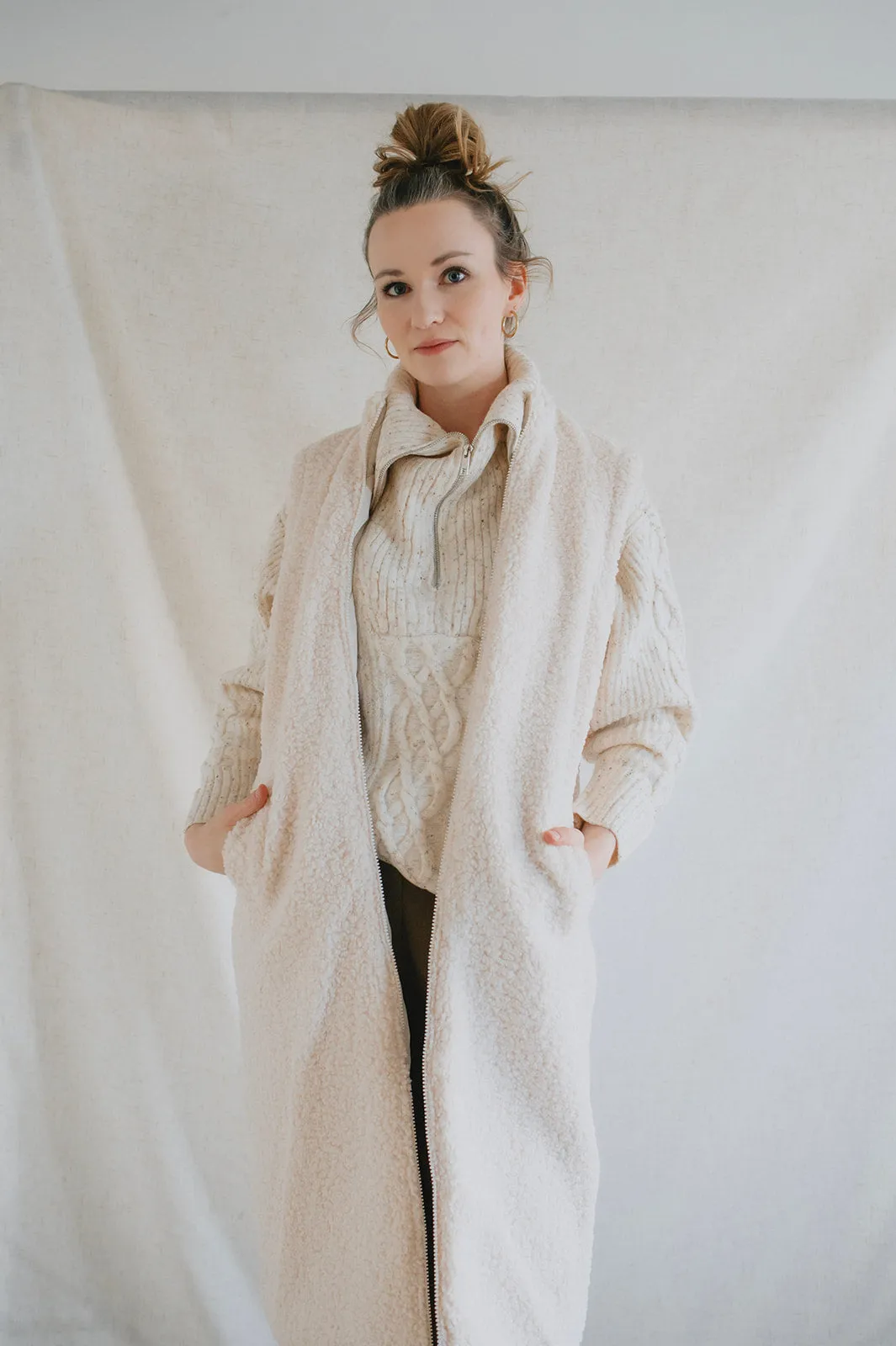 The REVERSIBLE Quilted Sherpa Vest - Ivory